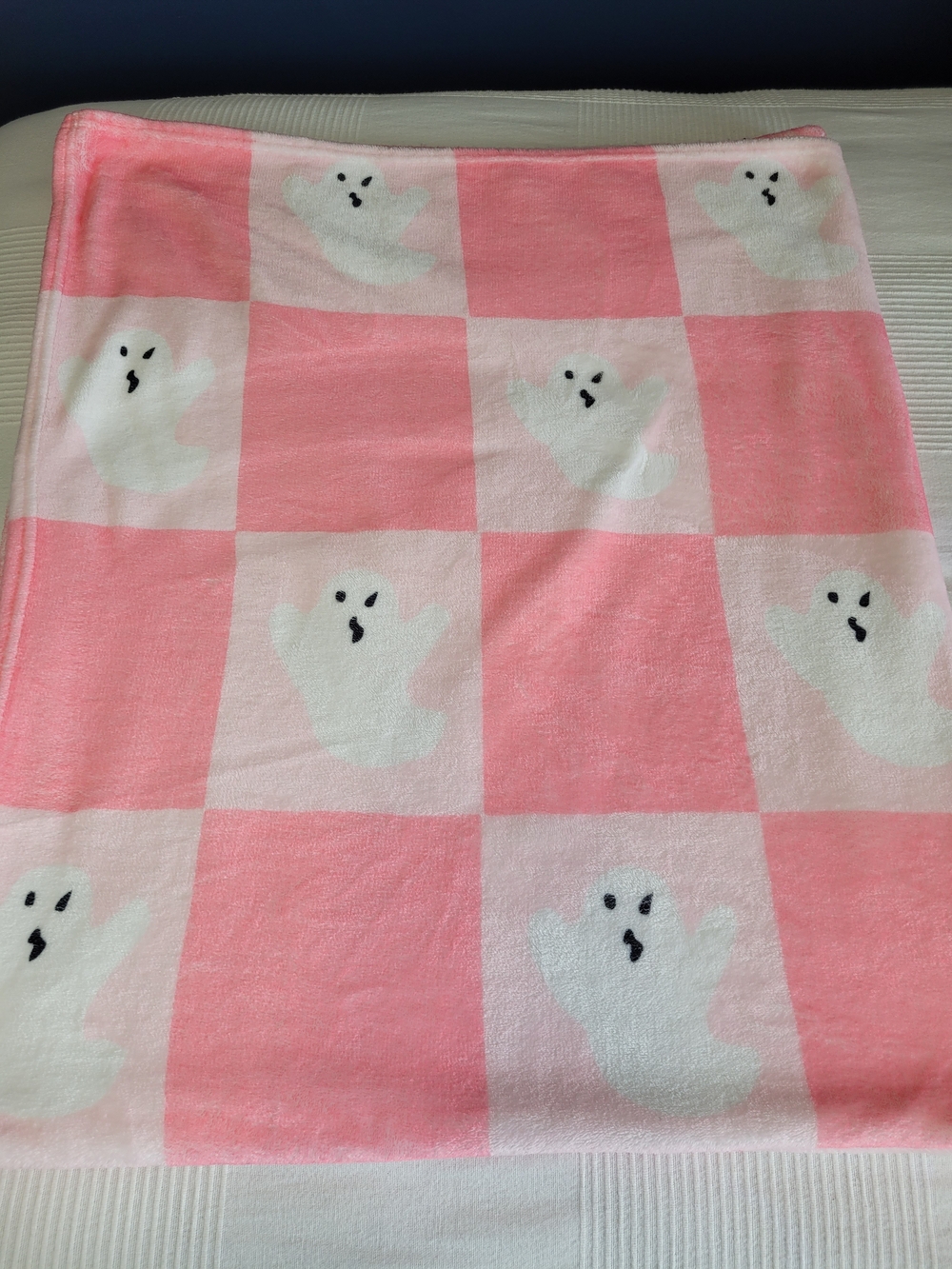 🎁 Free w/purchase of $25+  RR - Pink Checkered 👻 Ghost Plush Throw Blanket 🎃